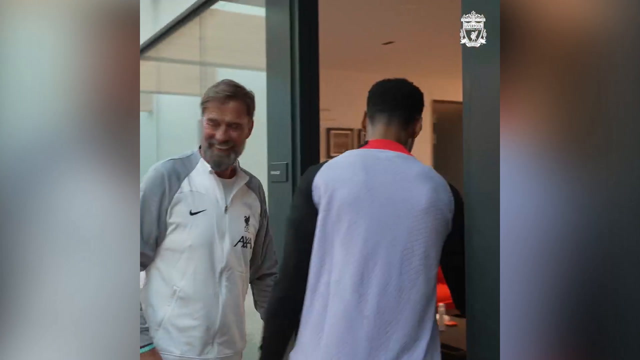 📹 ¡Klopp contento! La llegada de Gakpo a las instalaciones del Liverpool y a la Premier League