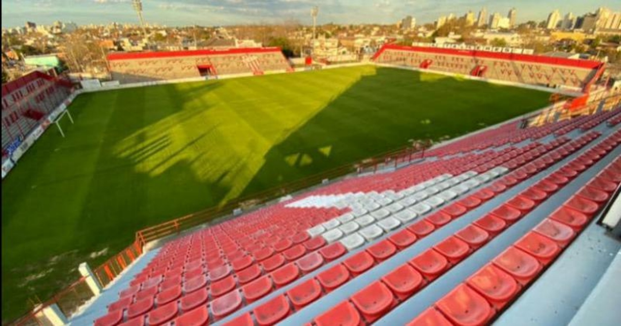 El estadio Pablo Comelli, escenario de la primera final de la Primera B Metro 2023