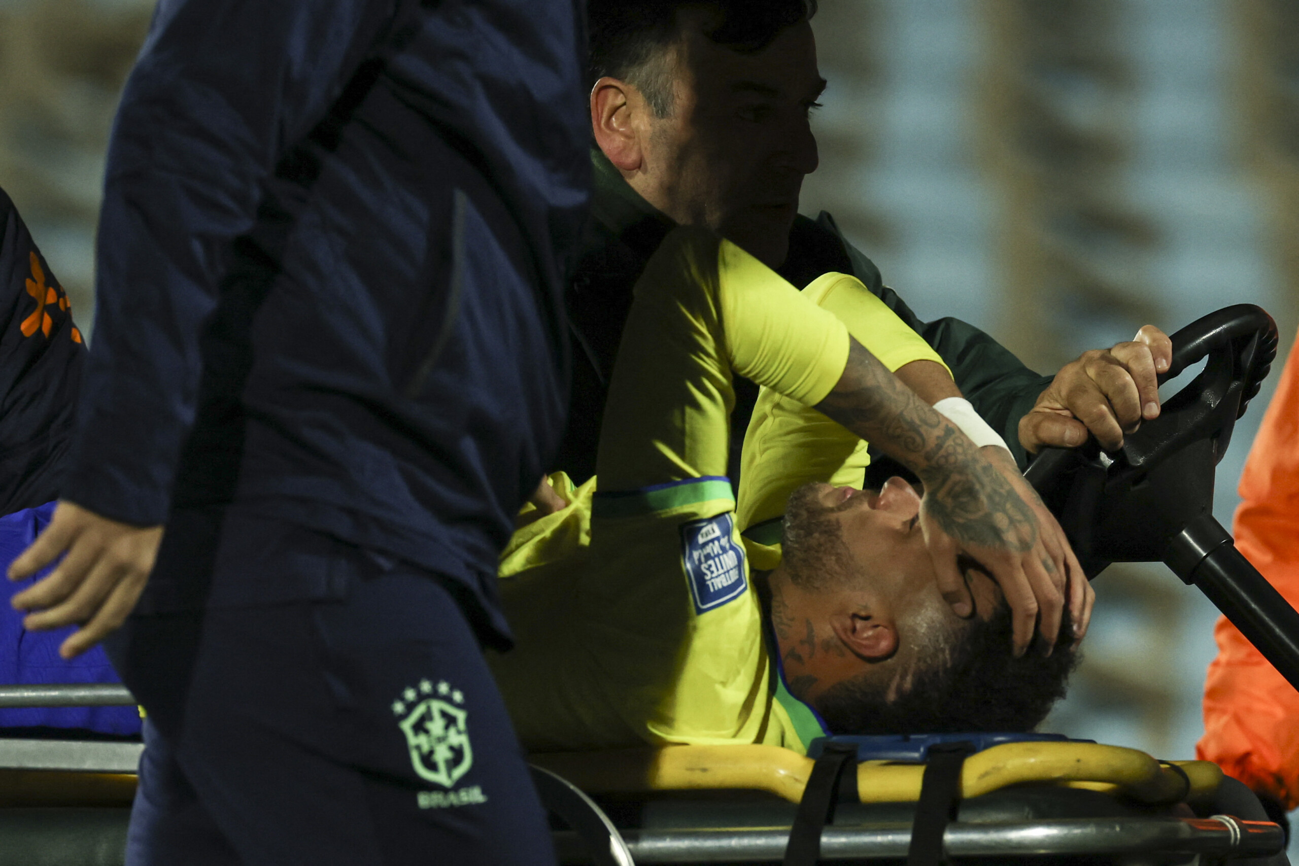Neymar y su lesión en Uruguay - Brasil