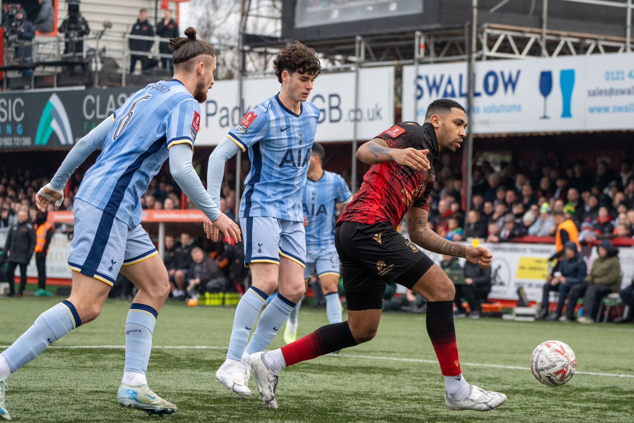 Tottenham sufrió de más y necesitó del tiempo suplementario para vencer al Tamworth por la FA Cup