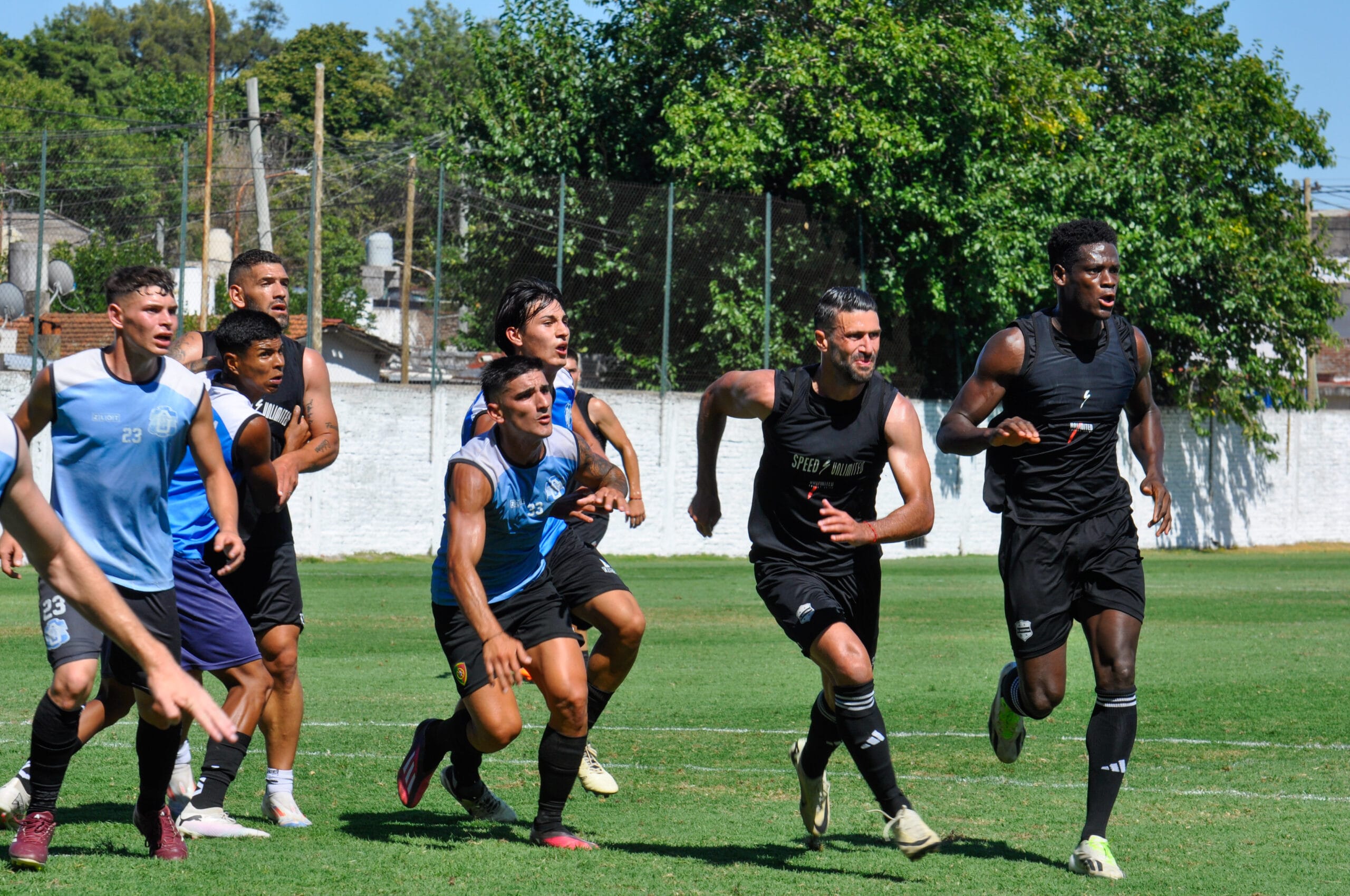 Triunfo de Deportivo Riestra ante JJ Urquiza en un amistoso en Speed Camp