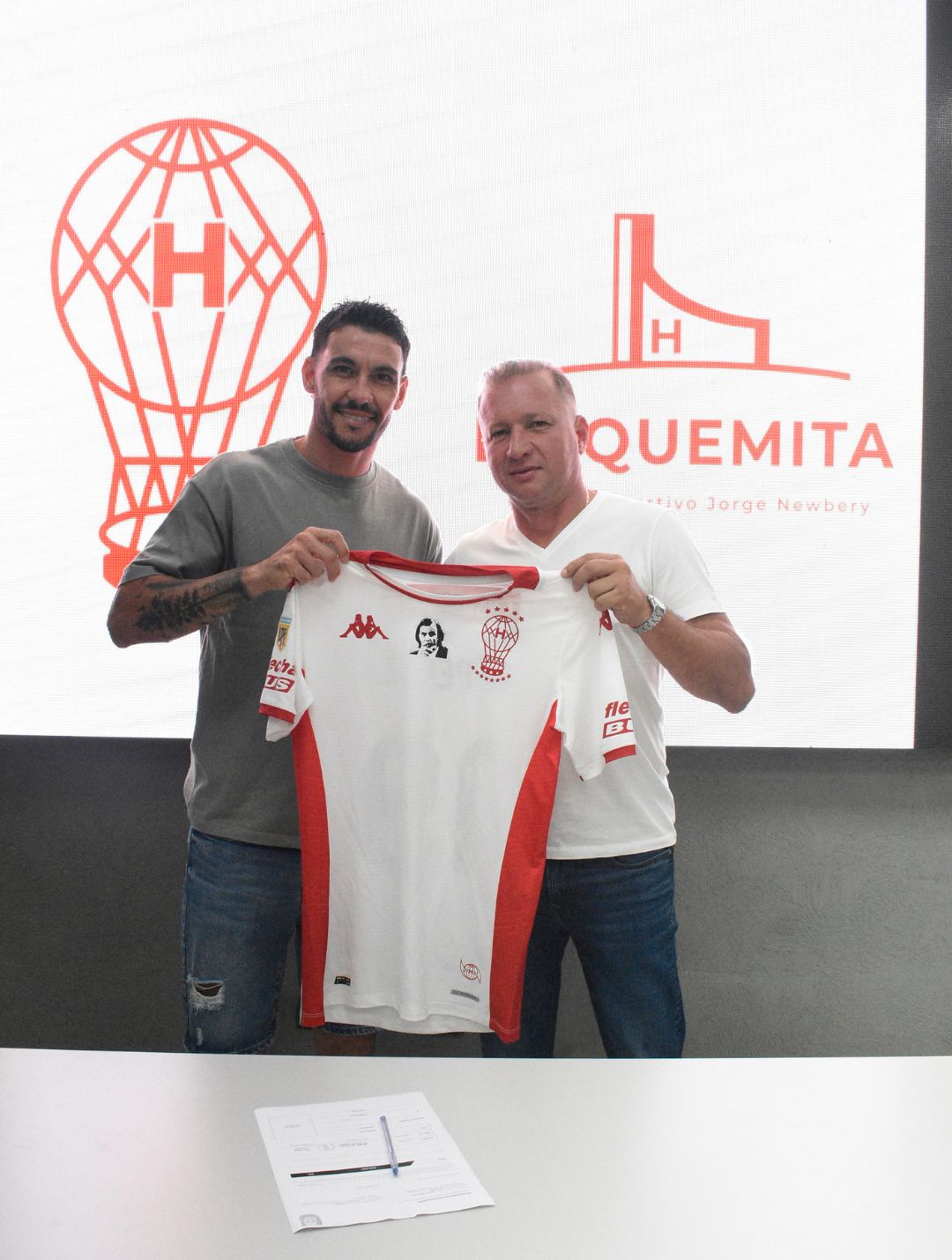 En medio de varias salidas, Huracán anunció la continuidad de Fabio Pereyra
