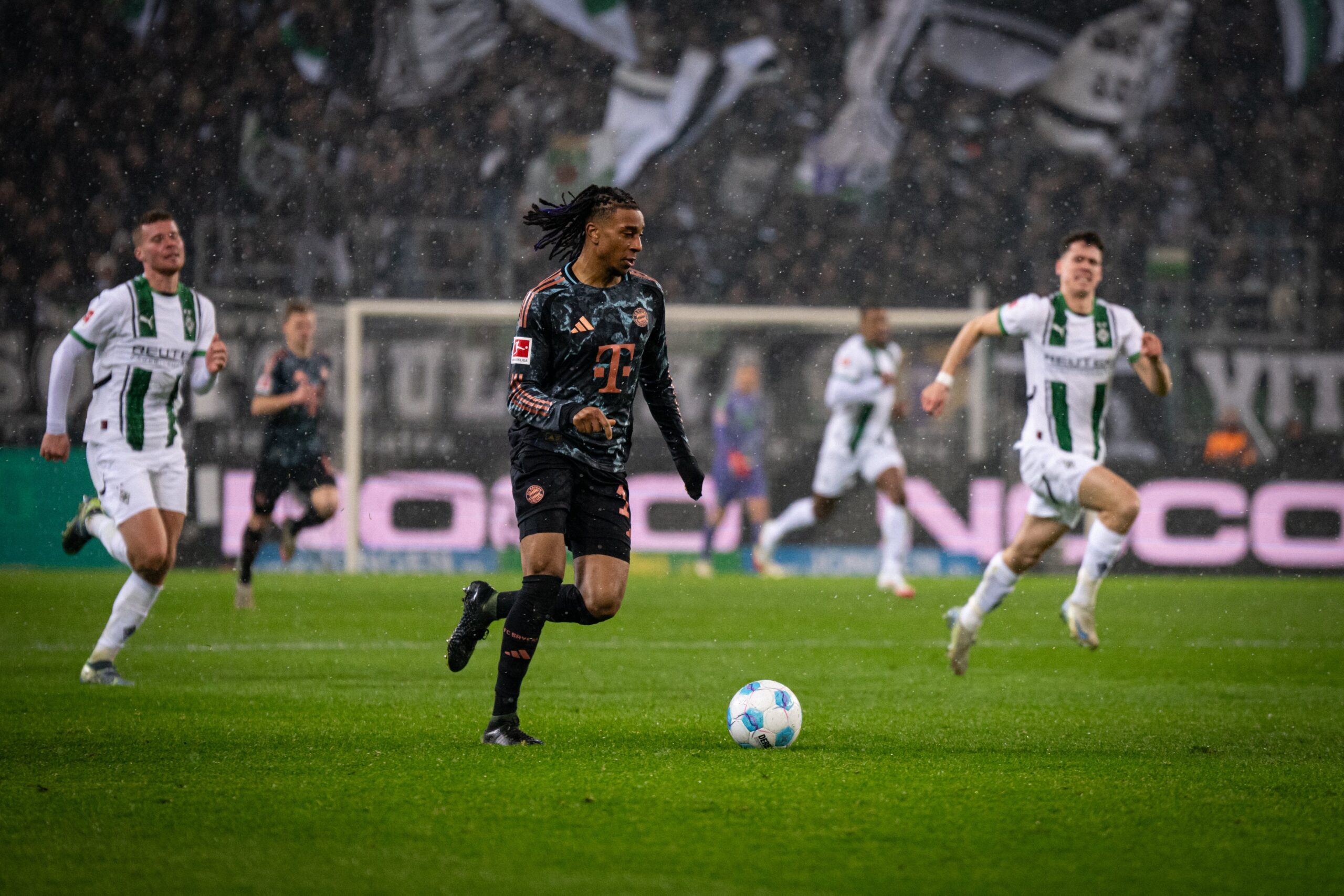 De la mano de Kane, el Bayern Munich se quedó con un triunzafo ante el Mönchengladbach