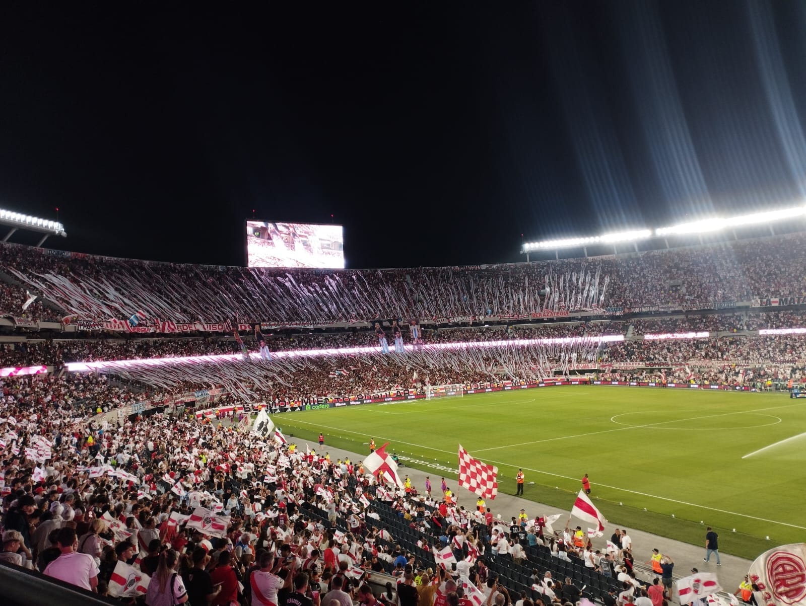 La gente de River homenajeó a los Campeones del Mundo en la previa
