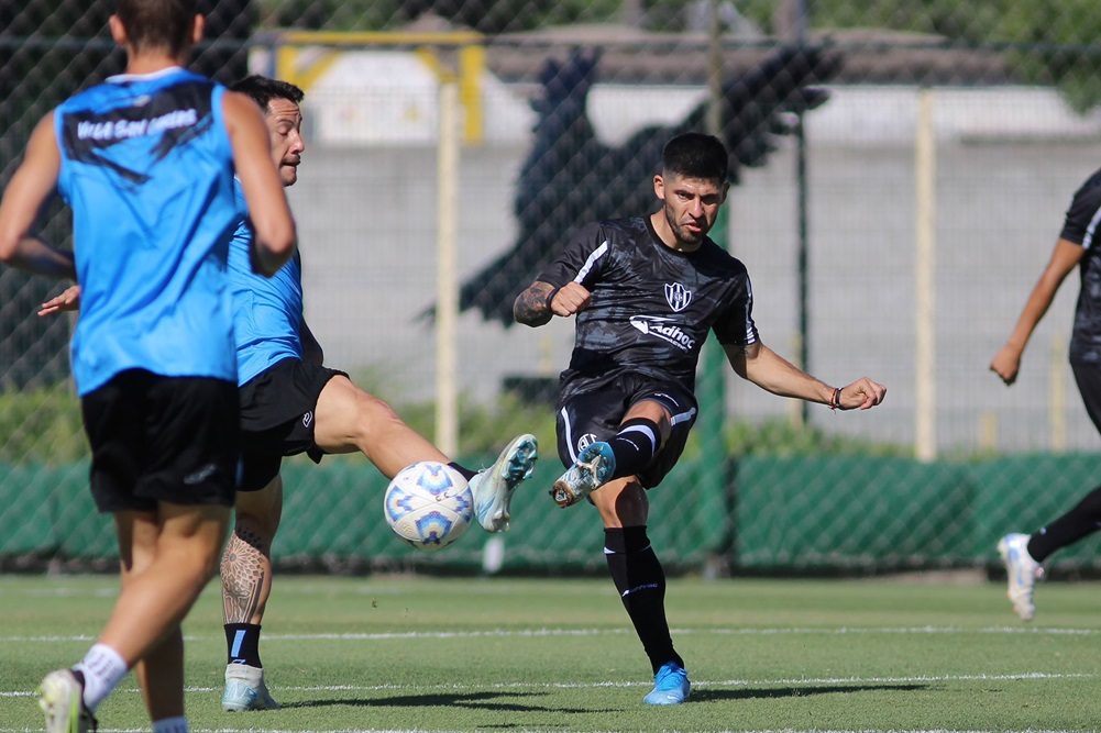 Villa San Carlos sacó un doble empate ante el campeón reinante de la Copa Argentina