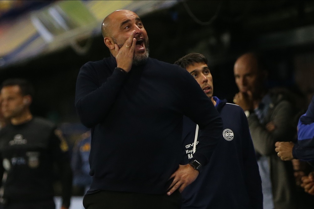¡Adiós, Méndez! La Liga Profesional de Argentina ya se comió un entrenador en dos fechas