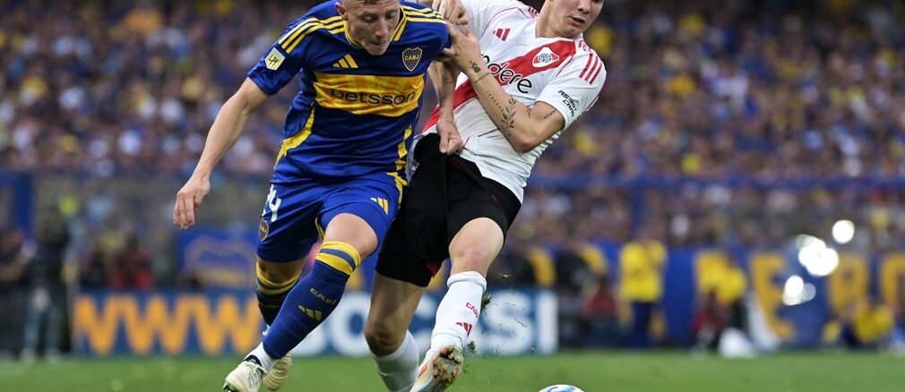 Boca Juniors v River Plate - Liga Profesional 2024
