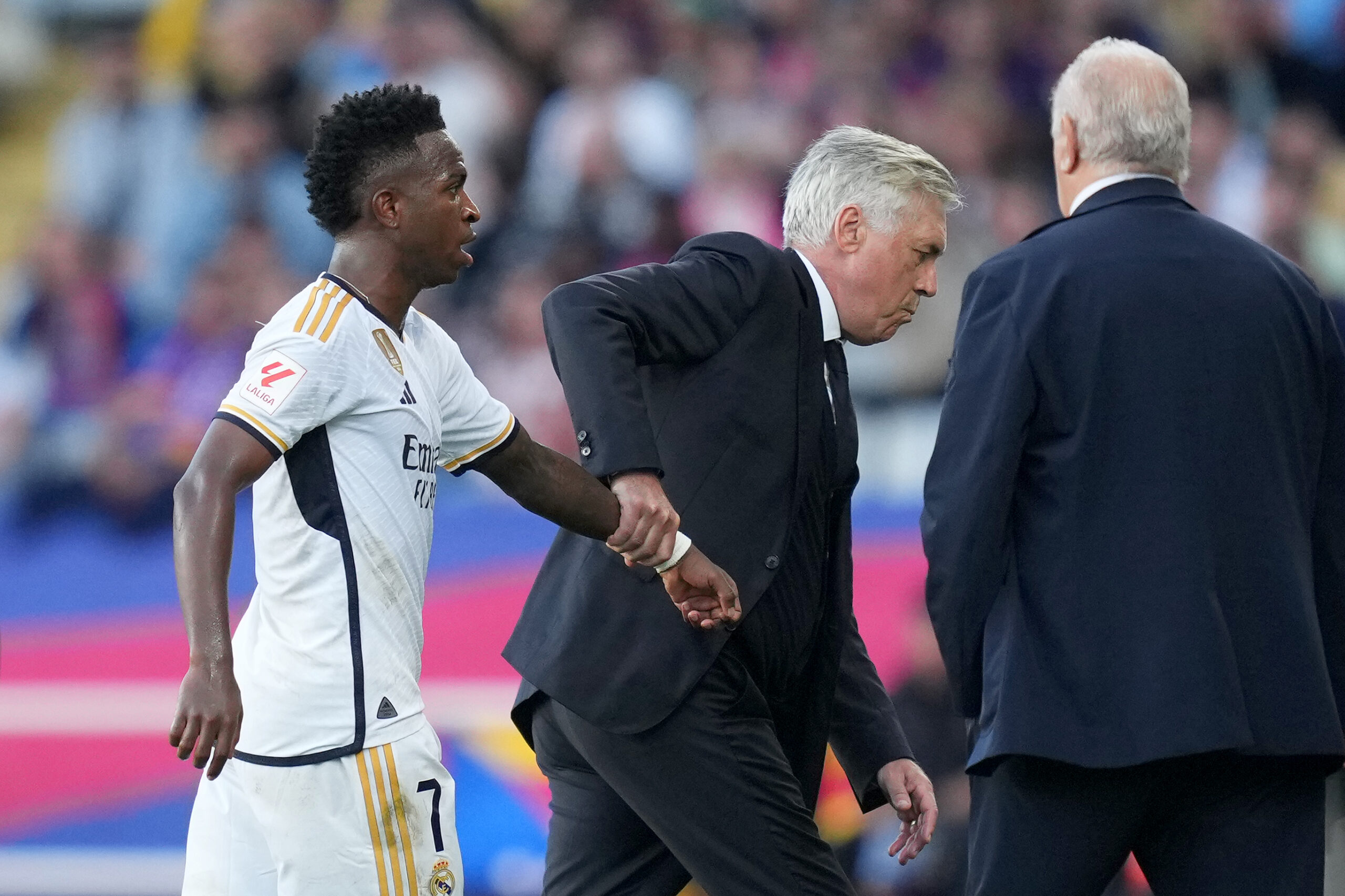 Ancelotti, sobre la oferta de Arabia por Vinicius: «Está muy feliz en el Real Madrid y quiere seguir haciendo historia»