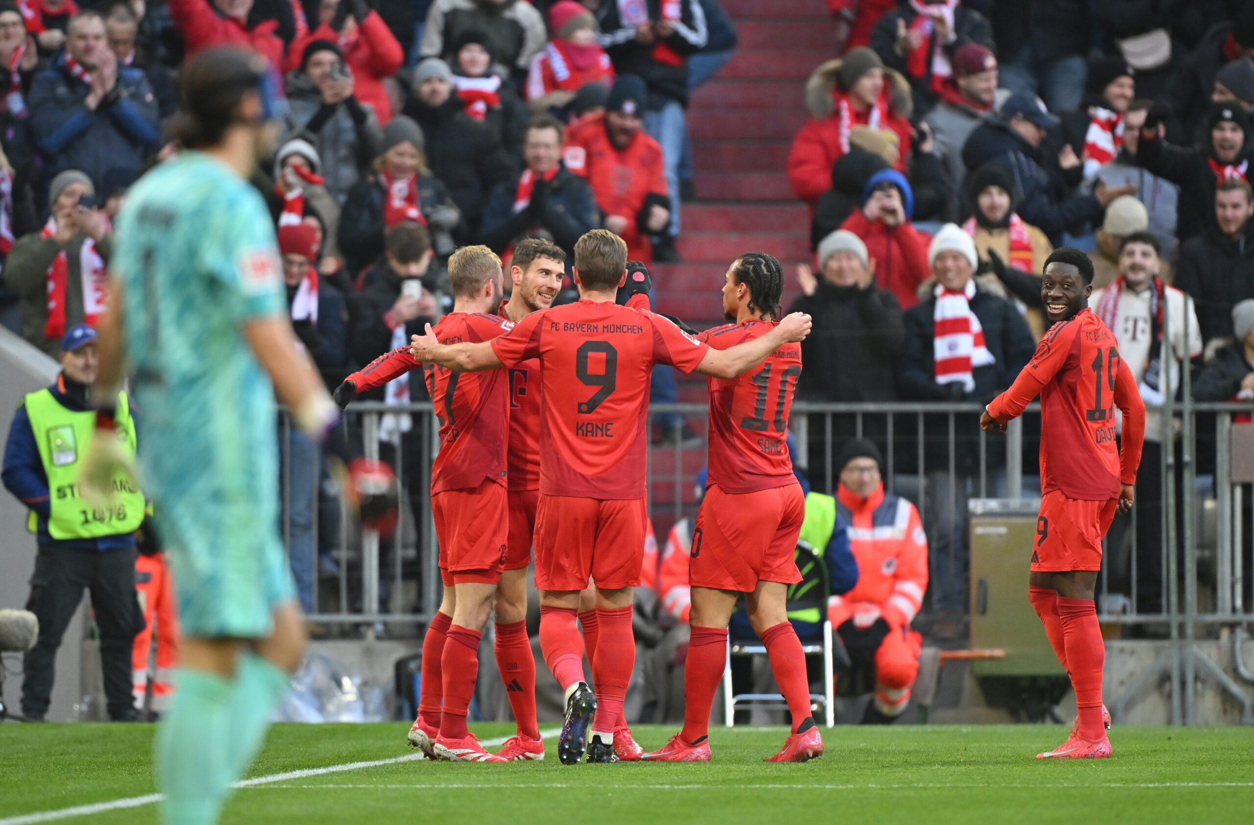 Bayern Munich continuó su marcha triunfal en la cima de la Bundesliga: 3-2 al Wolsfburgo