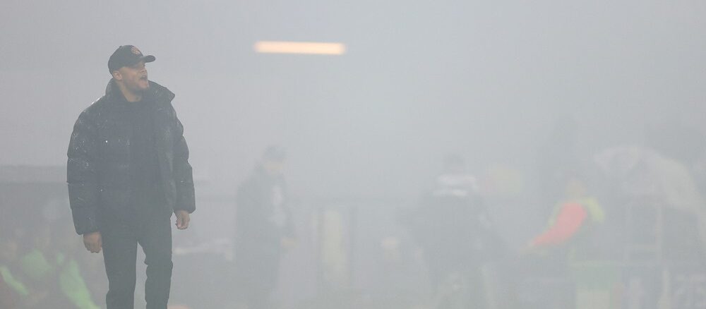 El humo se adueñó de Feyenoord y Bayern Múnich en Champions League