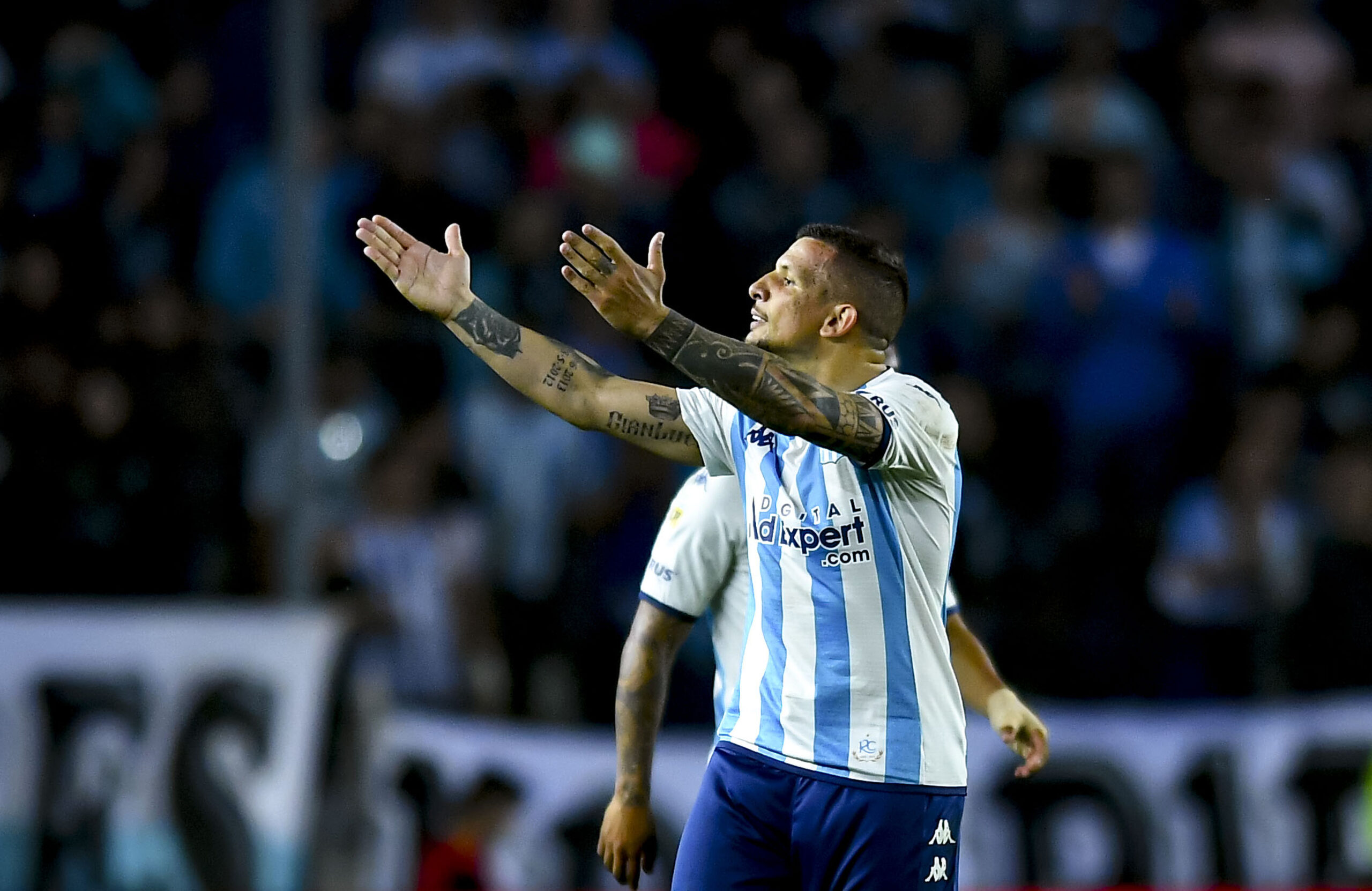 ¡Bombazo en la Primera Nacional! Emiliano Vecchio, cerca de ser refuerzo de San Miguel
