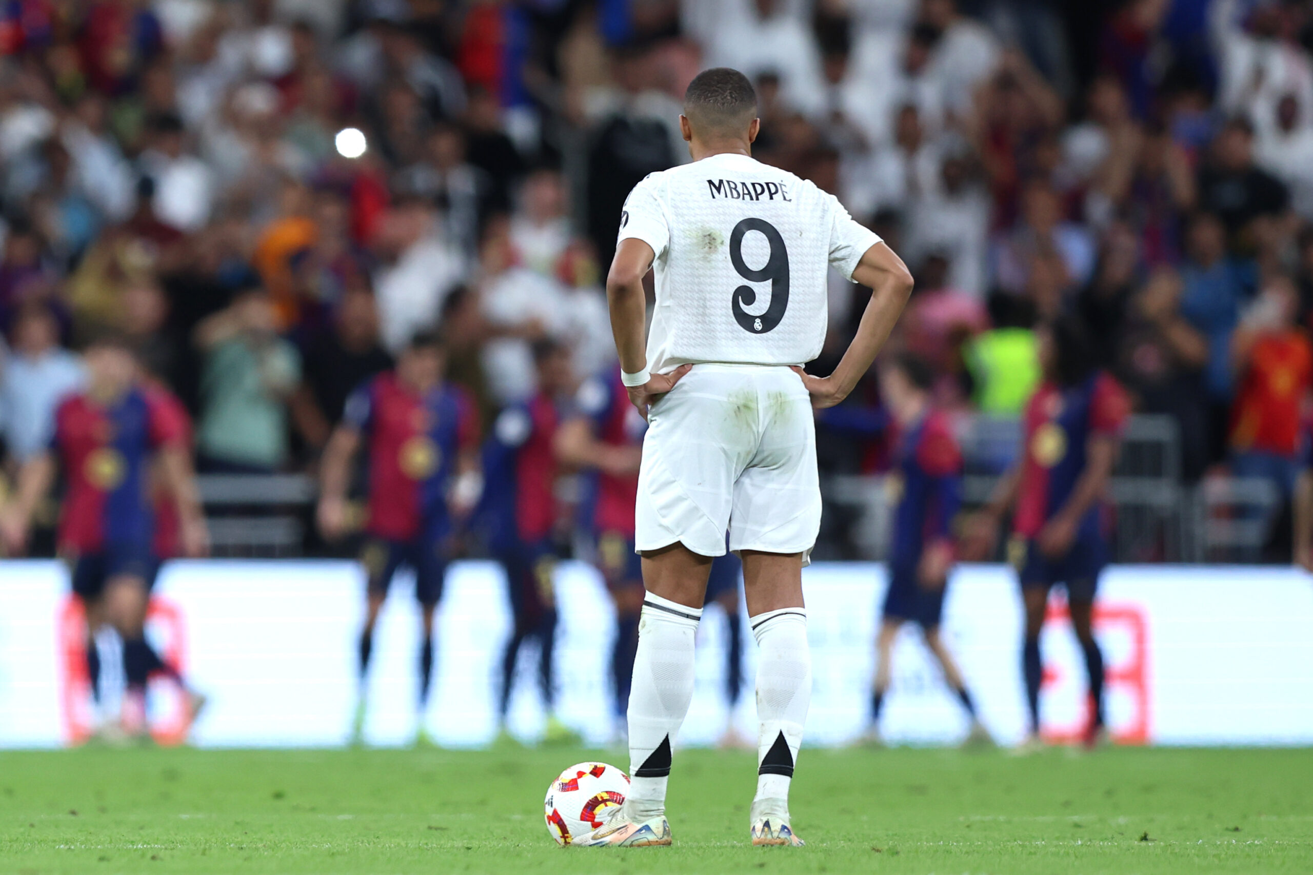 Barcelona pone en ridículo al Real Madrid en la final de la Supercopa: 4-1 en el primer tiempo