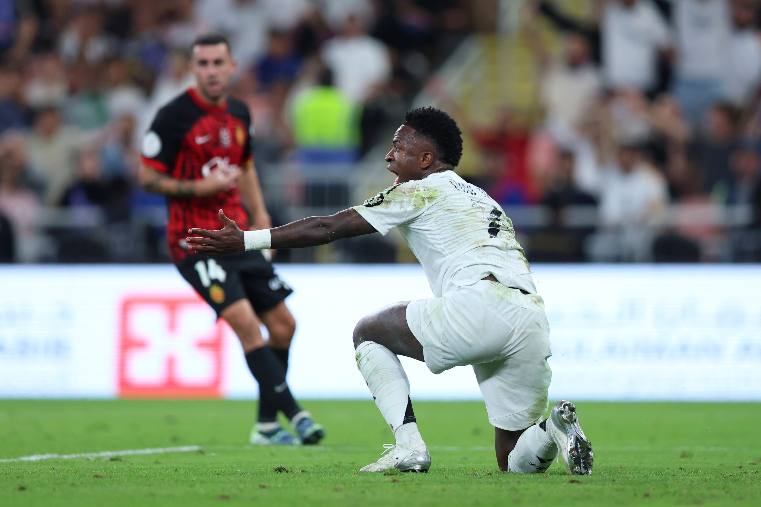 «Lo que está viviendo Vinicius ya le pasó a Cristiano Ronaldo y a Alfredo Di Stéfano»