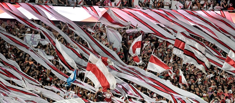 Partido interrumpido entre River e Instituto porque se cayó la transmisión oficial