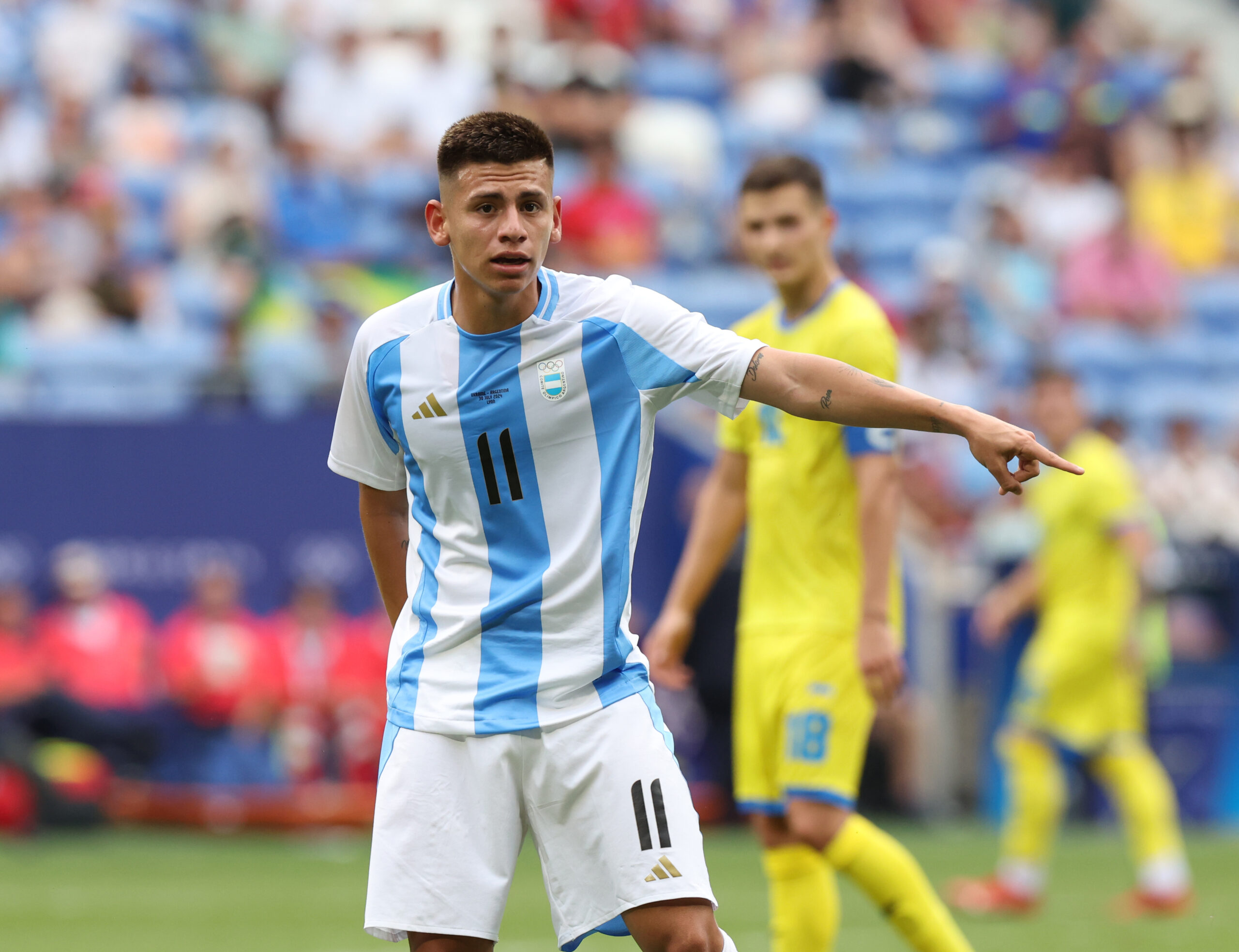 Claudio Echeverri, tras la goleada histórica de Argentina a Brasil: «Todos hicimos un gran partido»
