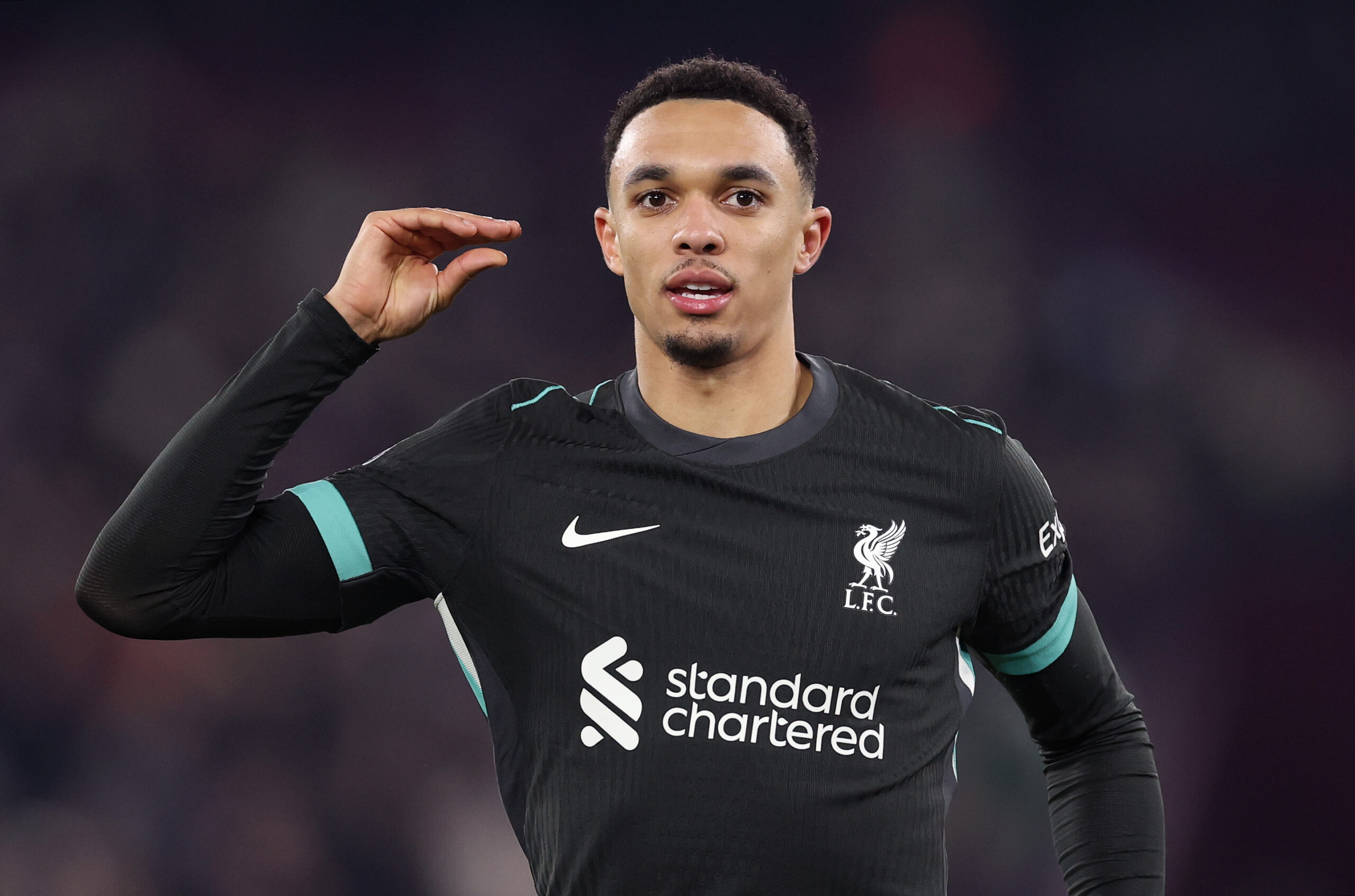 Duras críticas a Alexander-Arnold y al Real Madrid: «Se cubren las espaldas para cuando se vaya gratis»