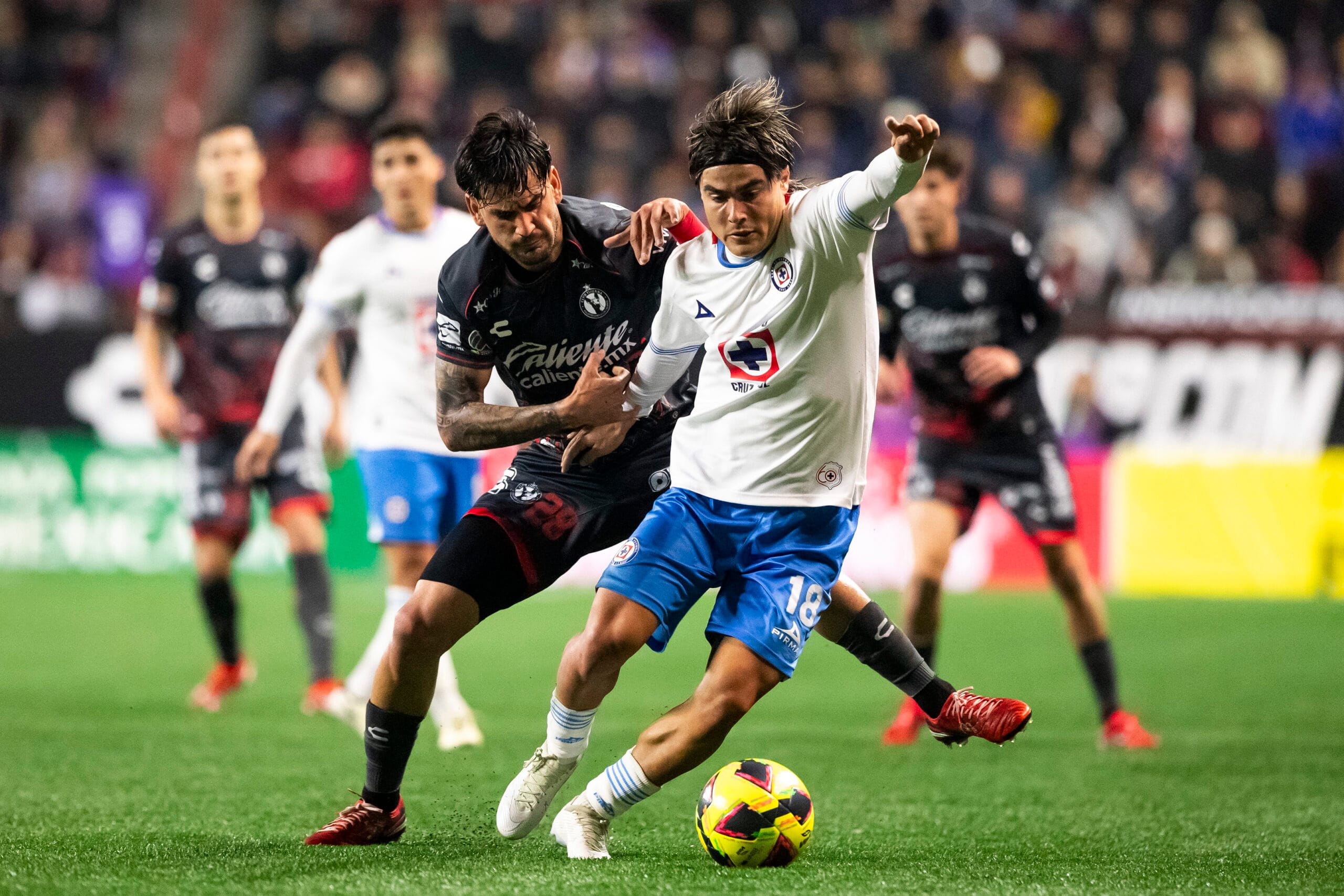 Cruz Azul goleaba en Tijuana pero terminó en apretado triunfo ante Xolos