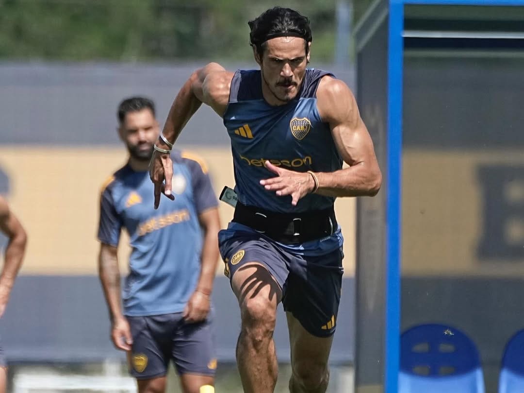 Una lesión lumbar dejará a Edinson Cavani sin competencia por casi un mes