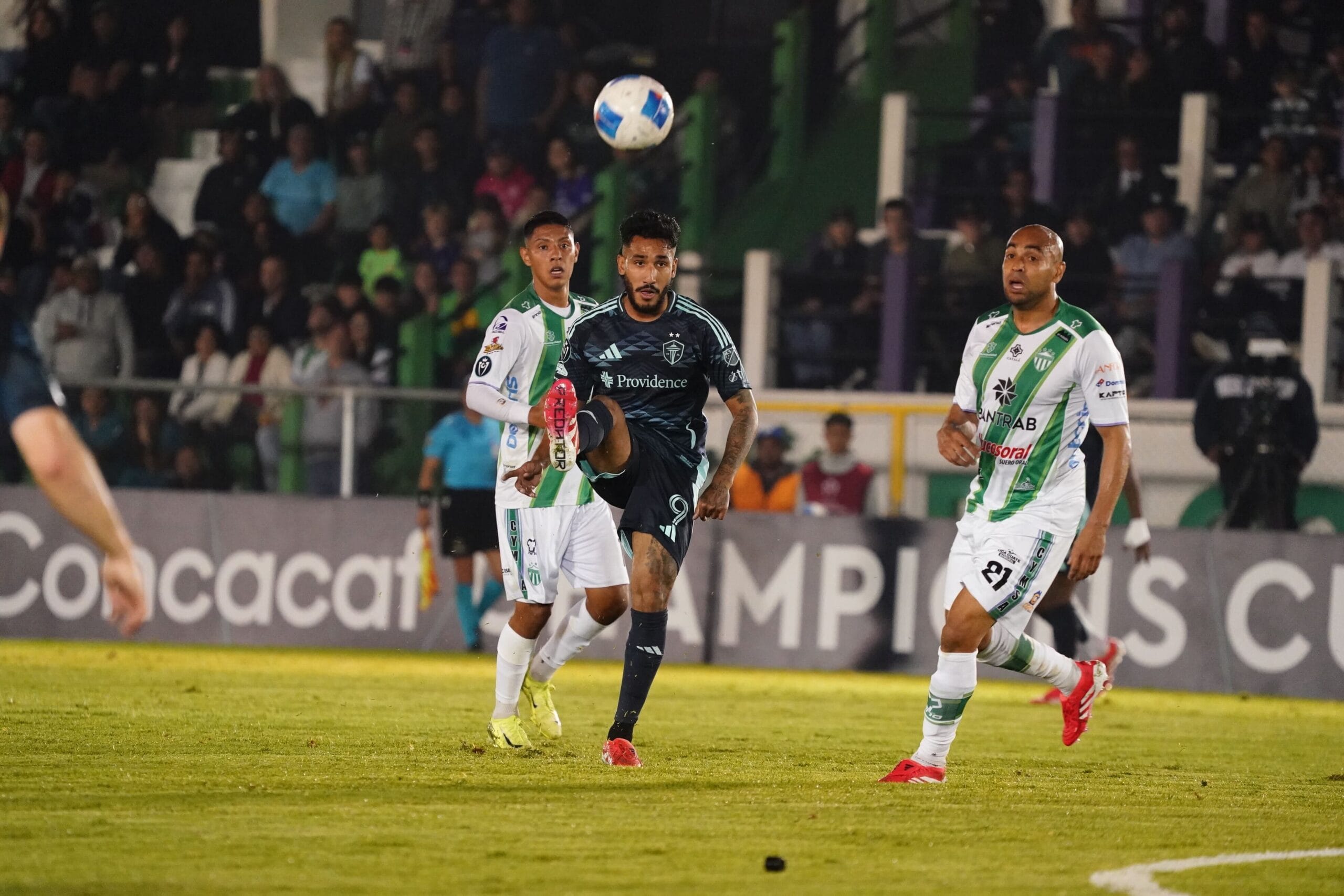 Por la ida Seattle Sounders derrotó al Antigua en Guatemala