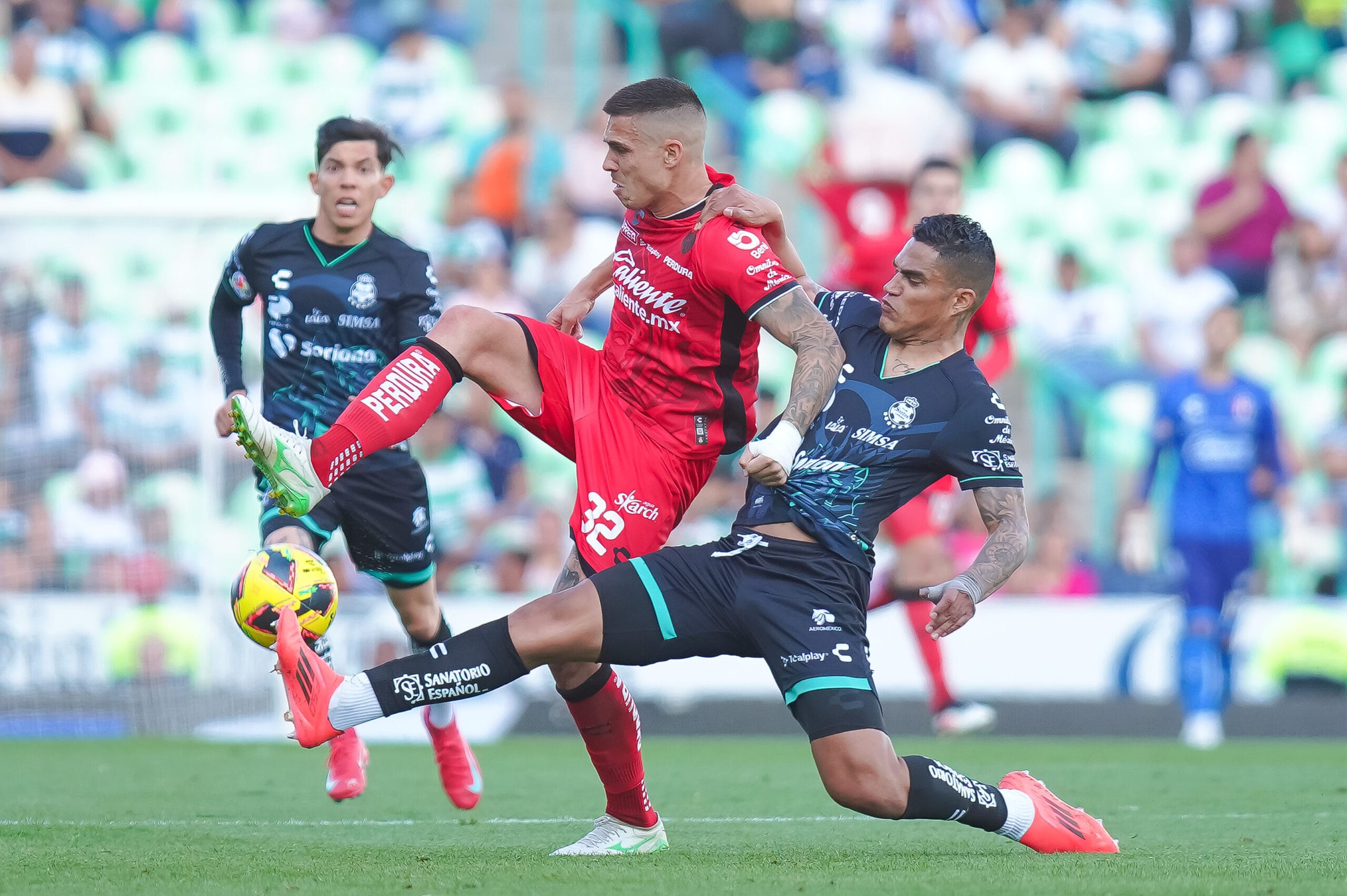 Santos Laguna gracias al doblete de Barticciotto ganó al Atlas y ganó por primera vez en el torneo