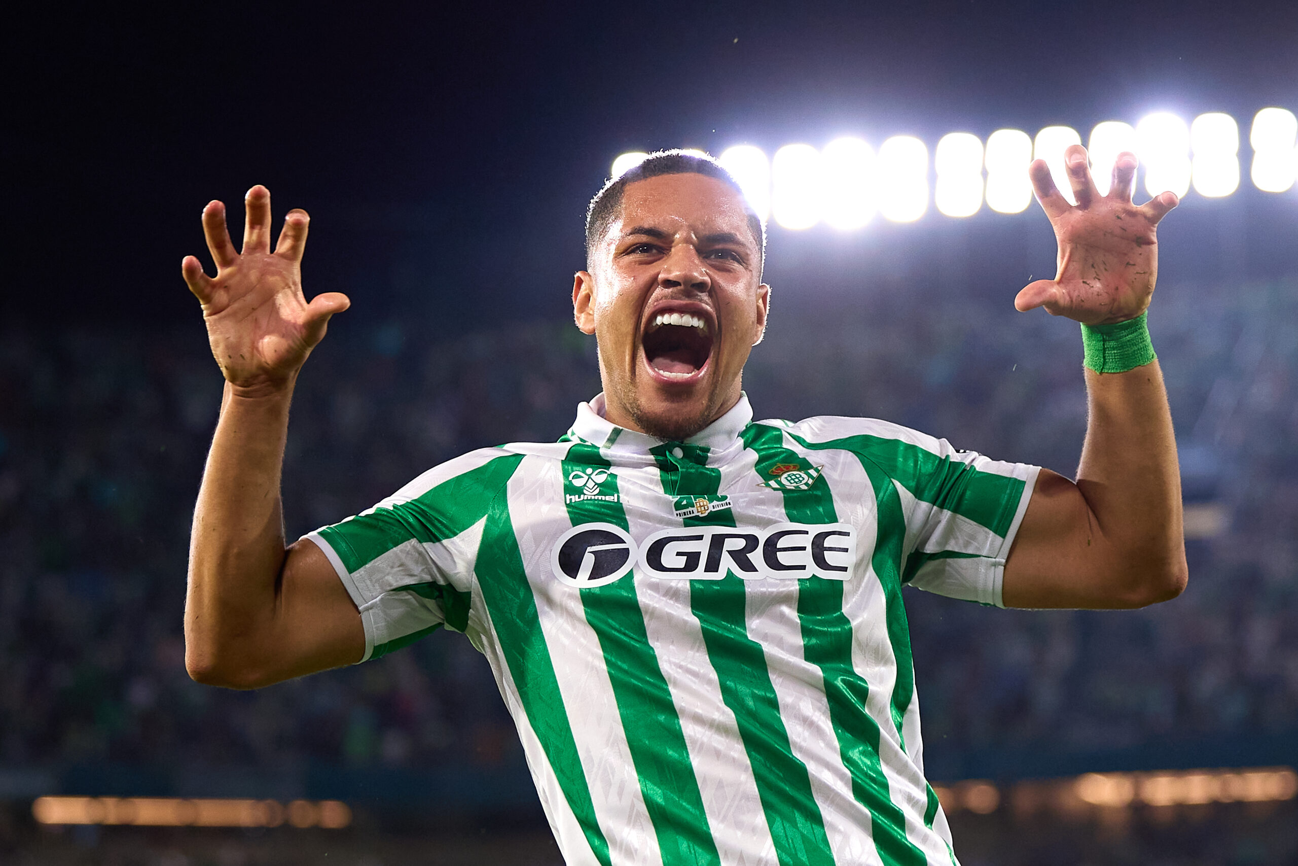 Betis oficiliazó el final de la cesión de Vitor Roque con Barcelona para su histórica salida al Palmeiras