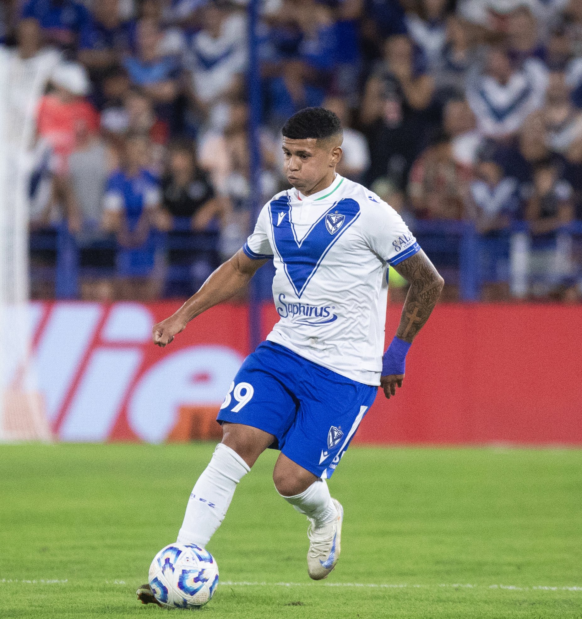 Siguen las malas noticias en Vélez: se desgarró Imanol Machuca