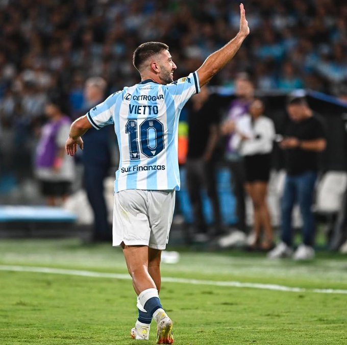Una avivada de Martinena y un alcanzapelotas provocó el gol de Vietto en Racing ante Boca