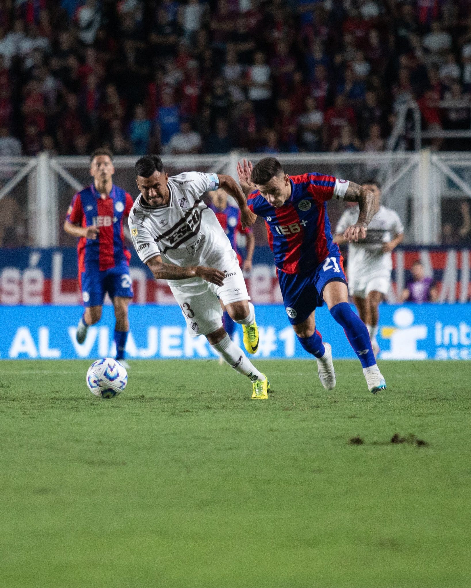 Con mucha polémica, San Lorenzo golpeó en el final con un penal y venció a Platense