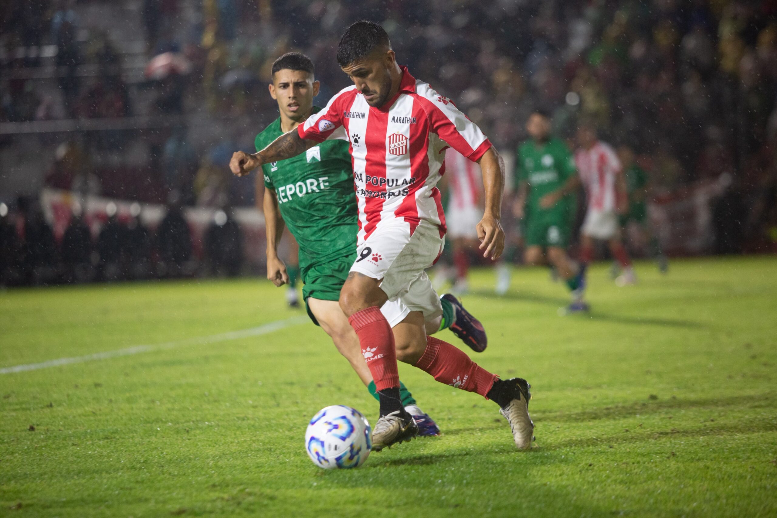 San Martín de Tucumán se hizo fuerte con uno menos y venció agónicamente a Ferro
