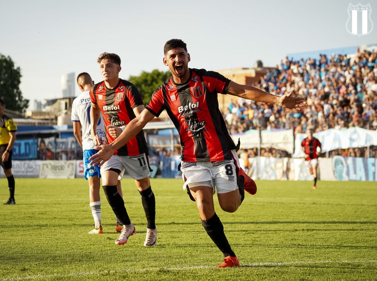 Defensores de Belgrano se lució y goleó a San Telmo en la Isla Maciel