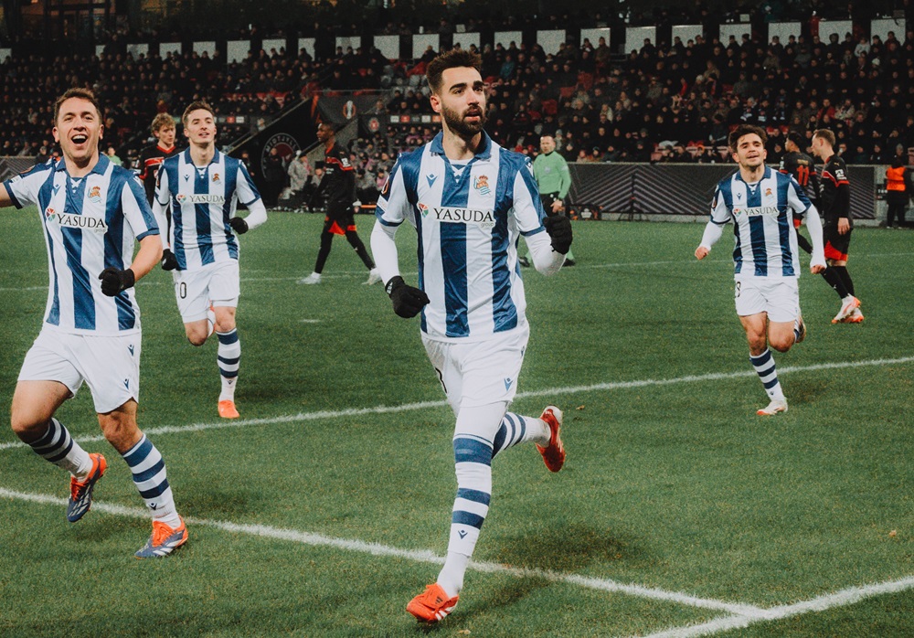 Real Sociedad le ganó bien al Midtjylland y define el pase a octavos en San Sebastián