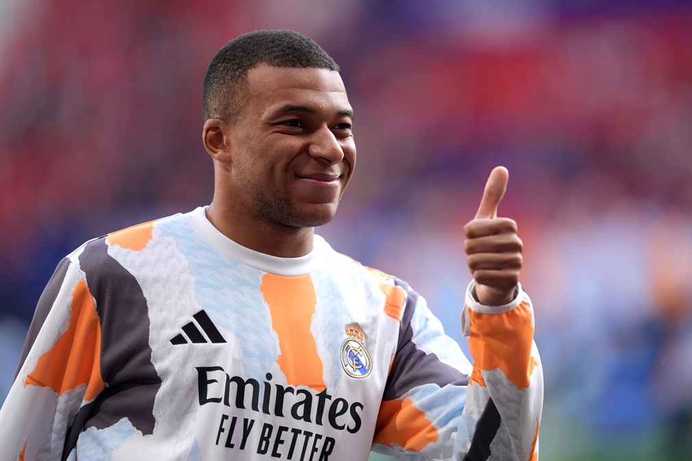 Mbappé marcó en El Sadar su gol 25 con Real Madrid