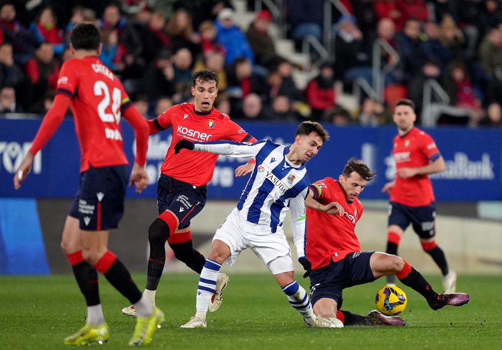 Osasuna agudizó la crisis de Real Sociedad con un doblete de Ante Budimir