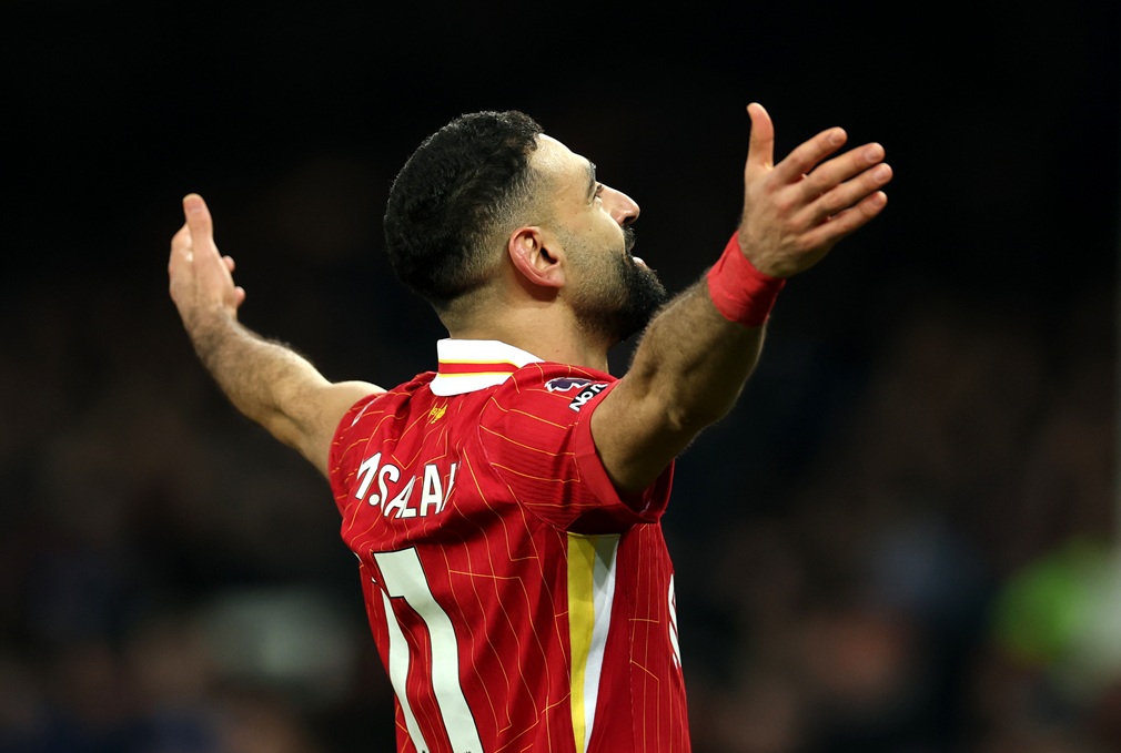 Salah remontó el derby para Liverpool con su sexto gol en cinco partidos