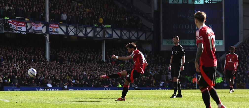 Everton FC v Manchester United FC - Premier League