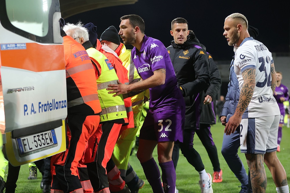 Fiorentina e Inter reanudan su partido 68 días después del episodio de Bove