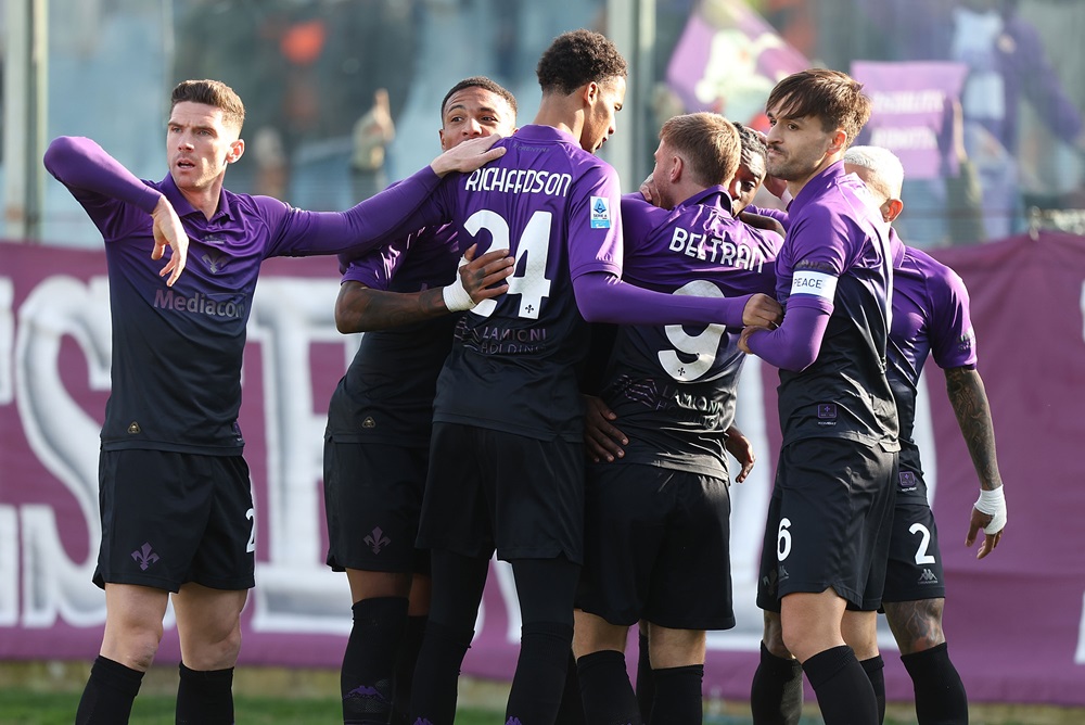 Fiorentina estrena camiseta con una edición limitada de 1926 unidades