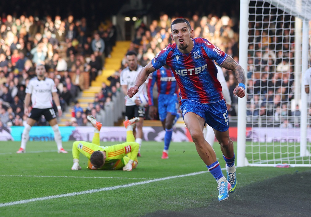 Golazo del colombiano Daniel Muñoz para la victoria de Crystal Palace en Fulham