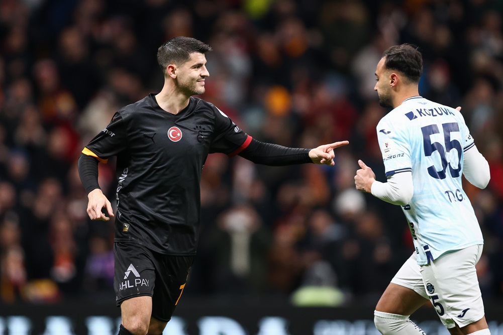 Le dieron un penal polémico a Galatasaray y su rival, Adana Demirspor, decidió abandonar