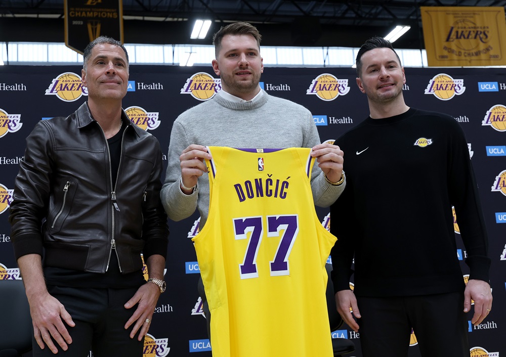 Los Angeles Lakers regalará una camiseta de Doncic a cada espectador que asista esta noche