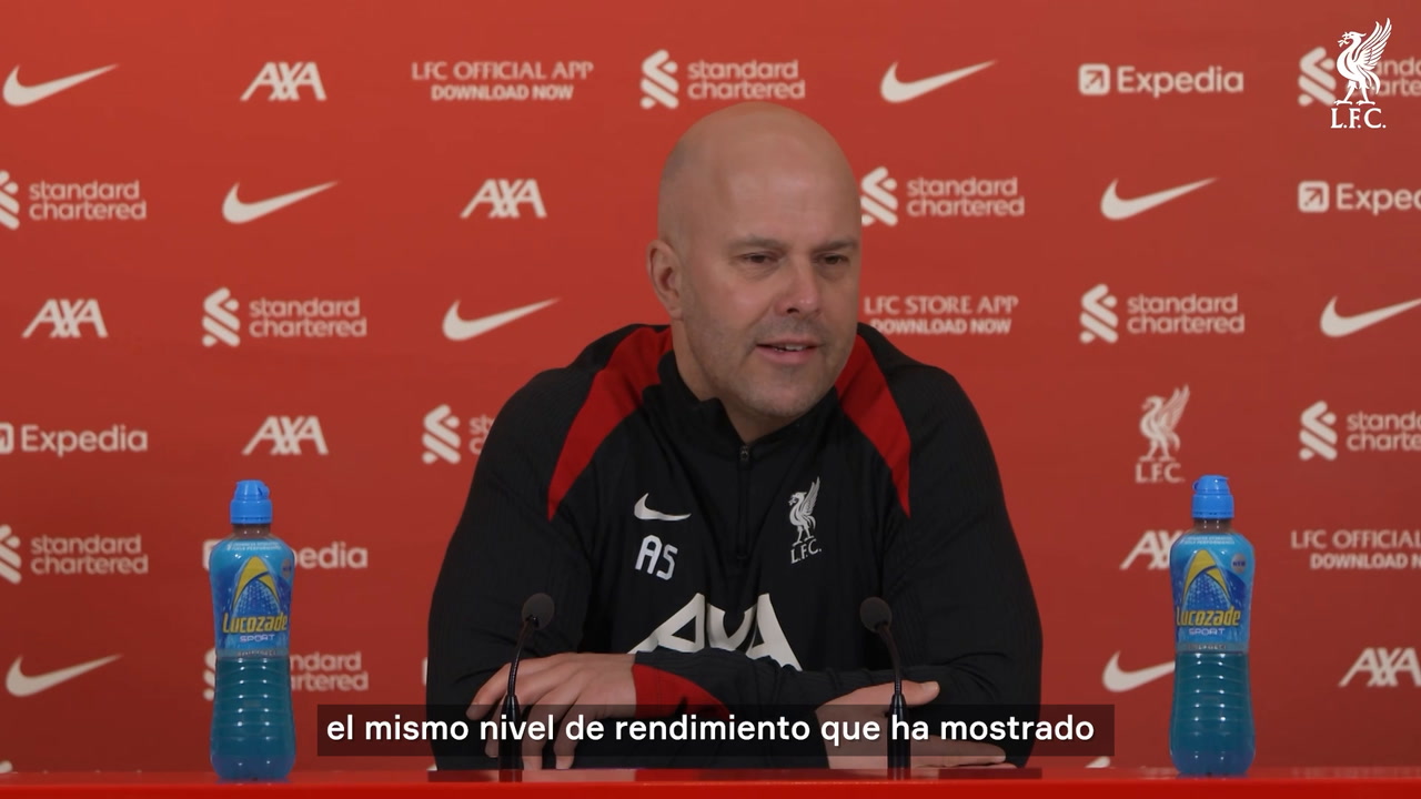 馃摴 Arne Slot habl贸 de la renovaci贸n de Mo Salah en Liverpool: 芦Cuanto mejor juegue, m谩s caro puede volverse禄