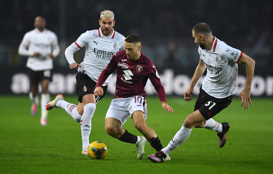 Torino ganó 2 a 1 y se aprovechó de Milan que cerró una semana para el olvido