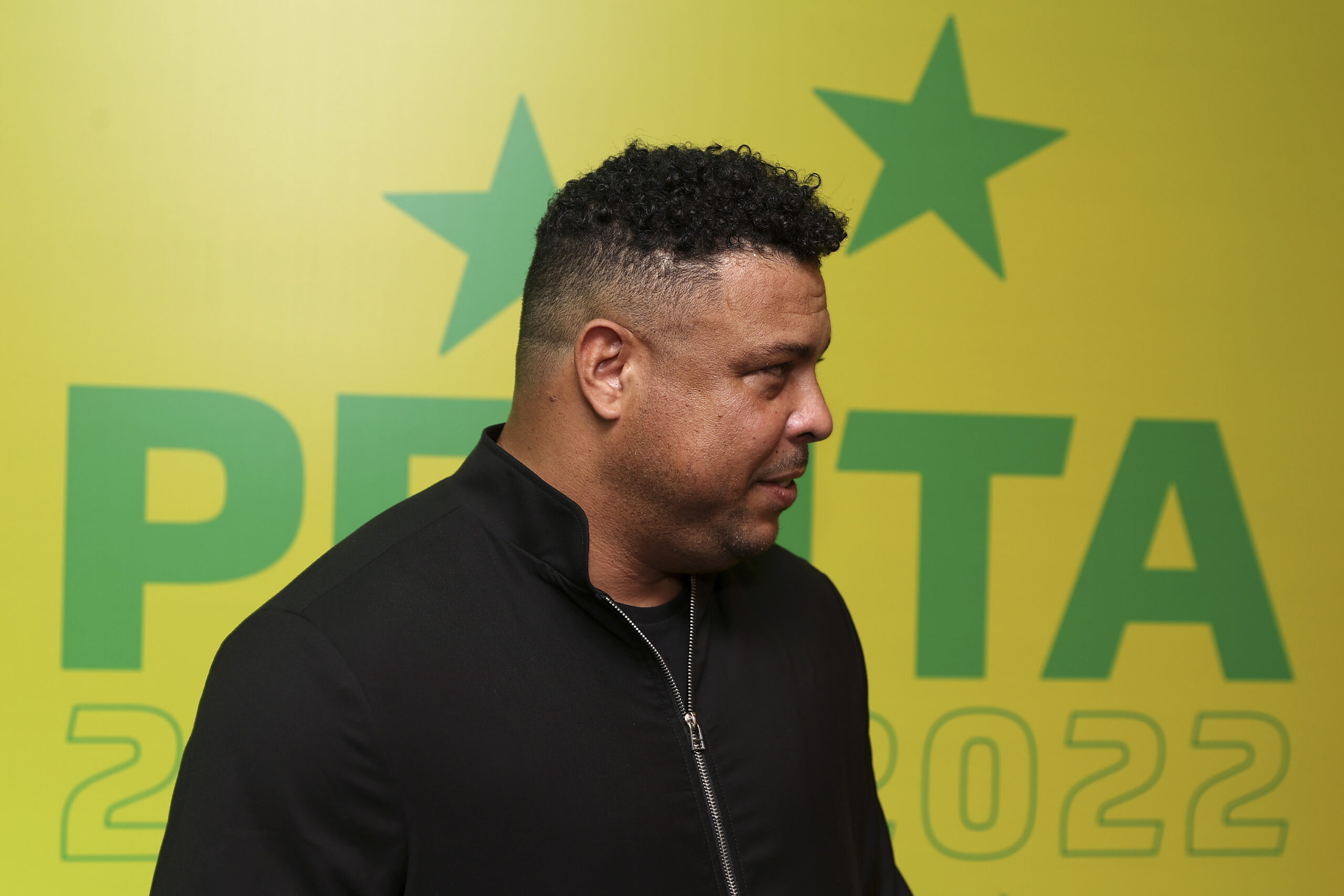 Ronaldo Nazario: «Brasil debe tener un equipo que juegue para Neymar y Vinicius»