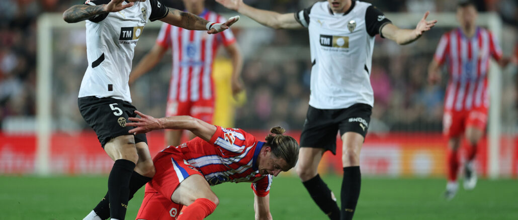 Valencia CF v Atletico de Madrid - La Liga EA Sports Valencia