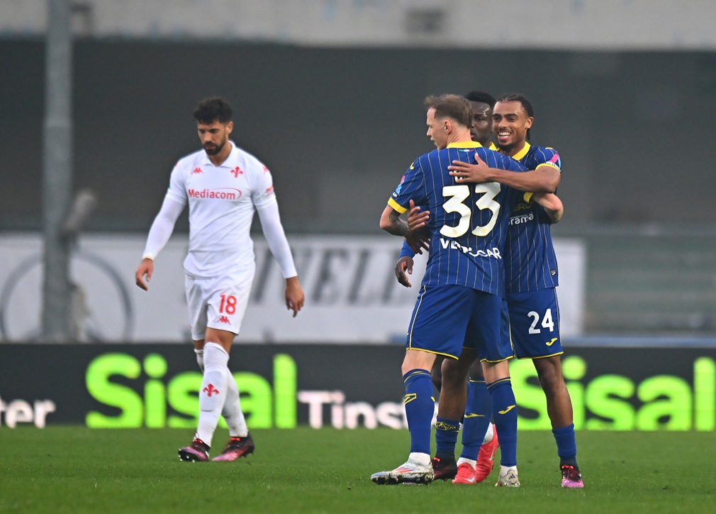 Hellas Verona encontró un agónico triunfo ante la pálida Fiorentina