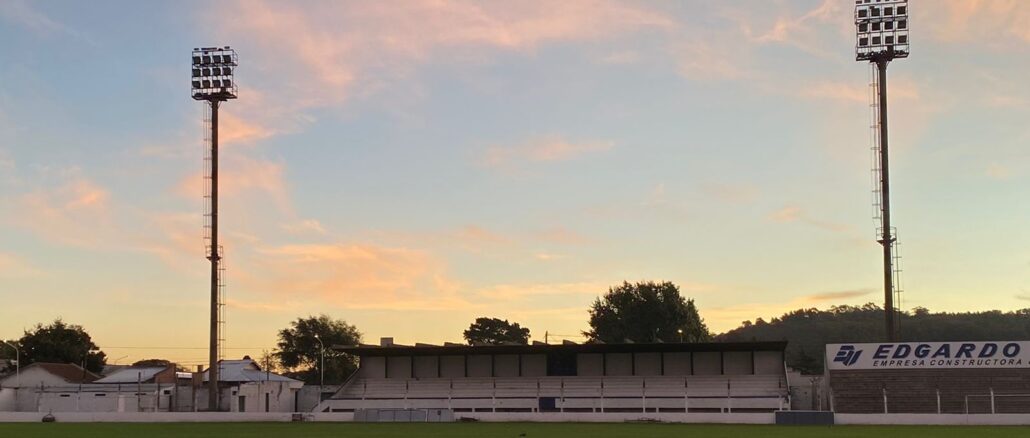 Estadio_Gral._San_Martín Estadio Municipal General San Martín de Tandil