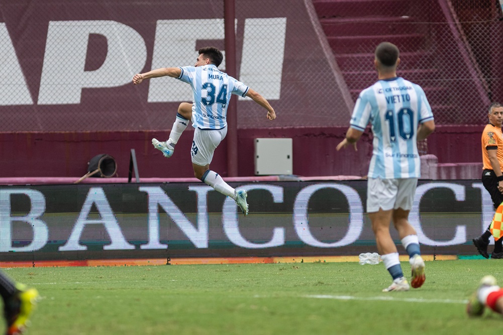 Facundo Mura salvó a Racing de un pálido primer tiempo por Copa Argentina
