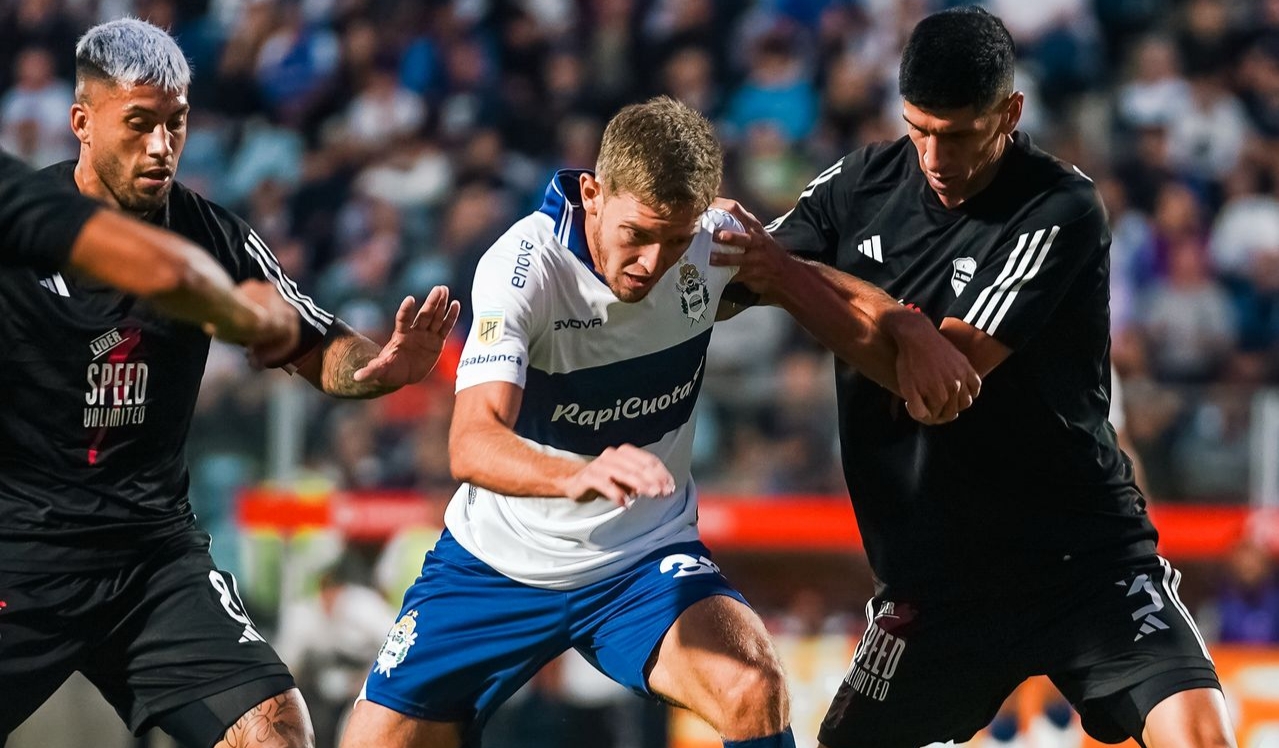 Deportivo Riestra madrugaba pero Gimnasia rescató un agónico empate