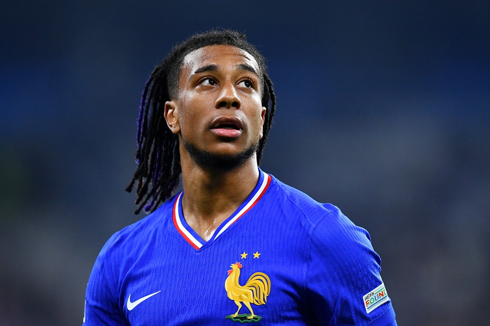 Olise convirtió con espectacular tiro libre su primer gol para Francia