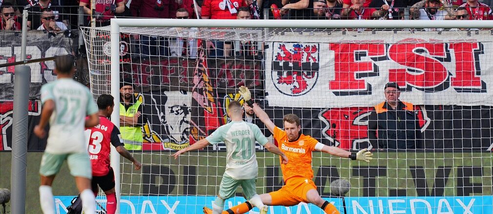 Bayer 04 Leverkusen v SV Werder Bremen - Bundesliga